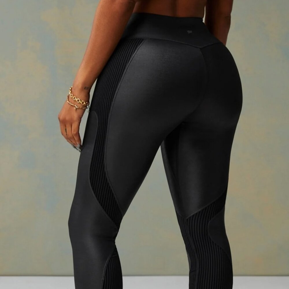 Fabletics Motion365+ Activewear Set